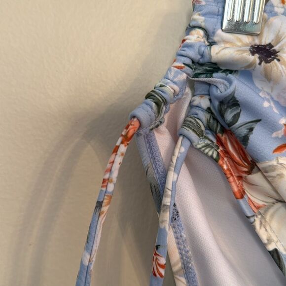 Hurley Fully Adjustable Bikini. M - Picture 9 of 15